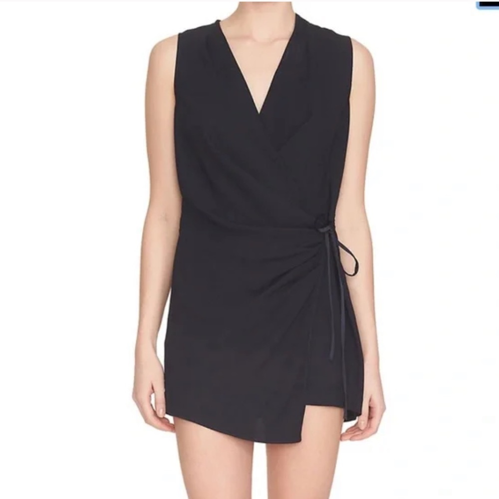 Cynthia Steffe Navy Ruched Romper Size 8